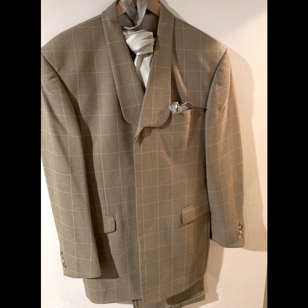 Men’s 2 piece Tan super 120 suit invisible buttons